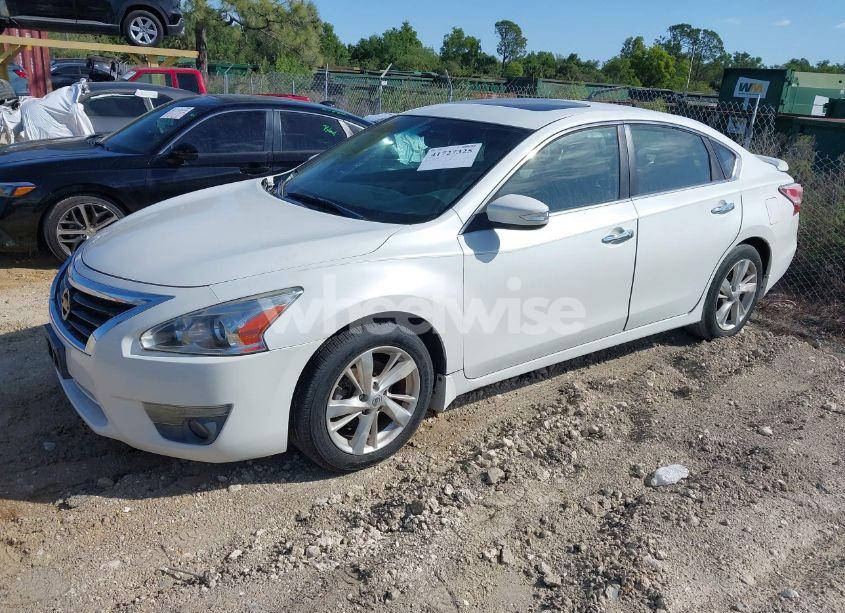 Photo 2 of 2014 Nissan Altima 2.5 SV (VIN 1N4AL3AP2EN205764)
