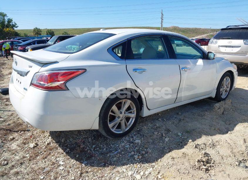 Photo 4 of 2014 Nissan Altima 2.5 SV (VIN 1N4AL3AP2EN205764)