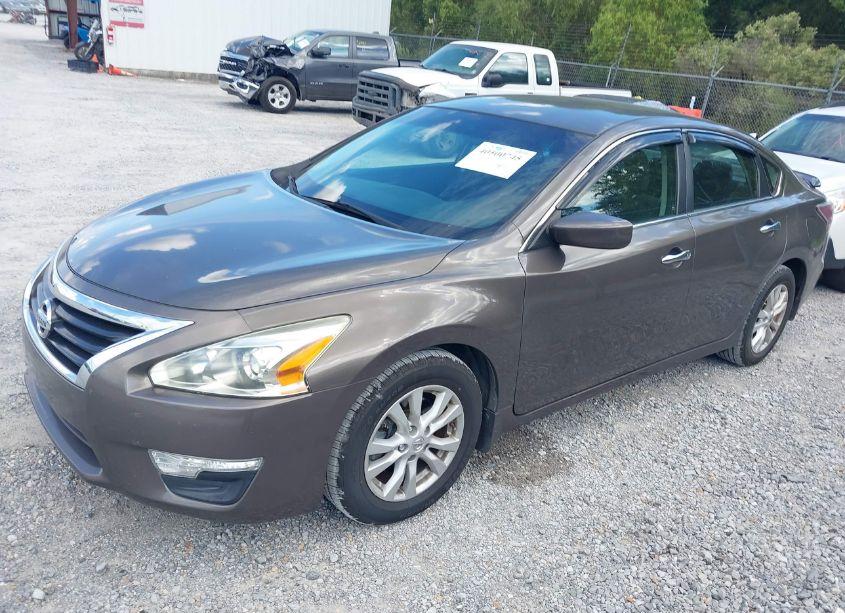 Photo 2 of 2014 Nissan Altima 2.5 S (VIN 1N4AL3AP2EN261431)