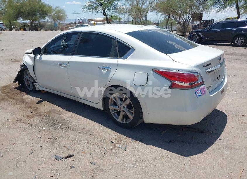 Photo 3 of 2015 Nissan Altima 2.5 SV (VIN 1N4AL3AP2FC116404)