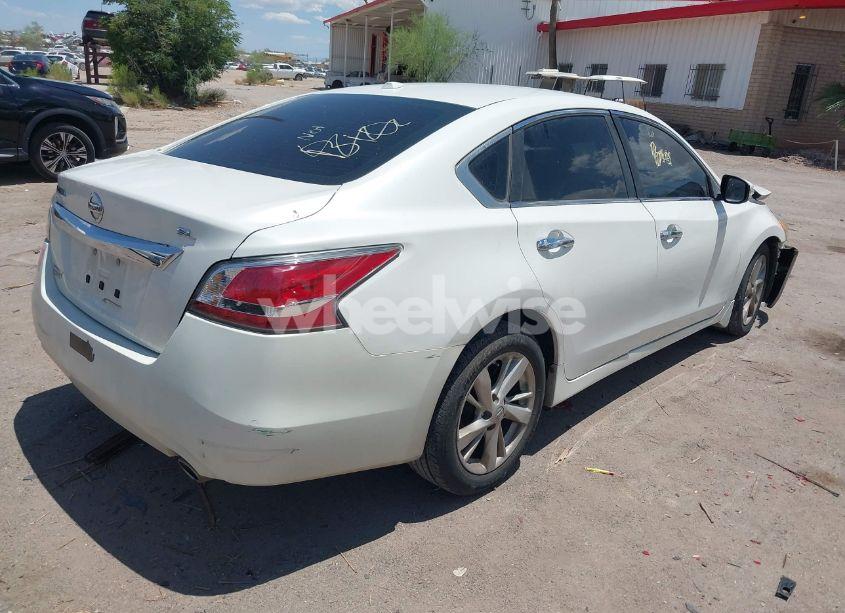 Photo 4 of 2015 Nissan Altima 2.5 SV (VIN 1N4AL3AP2FC116404)