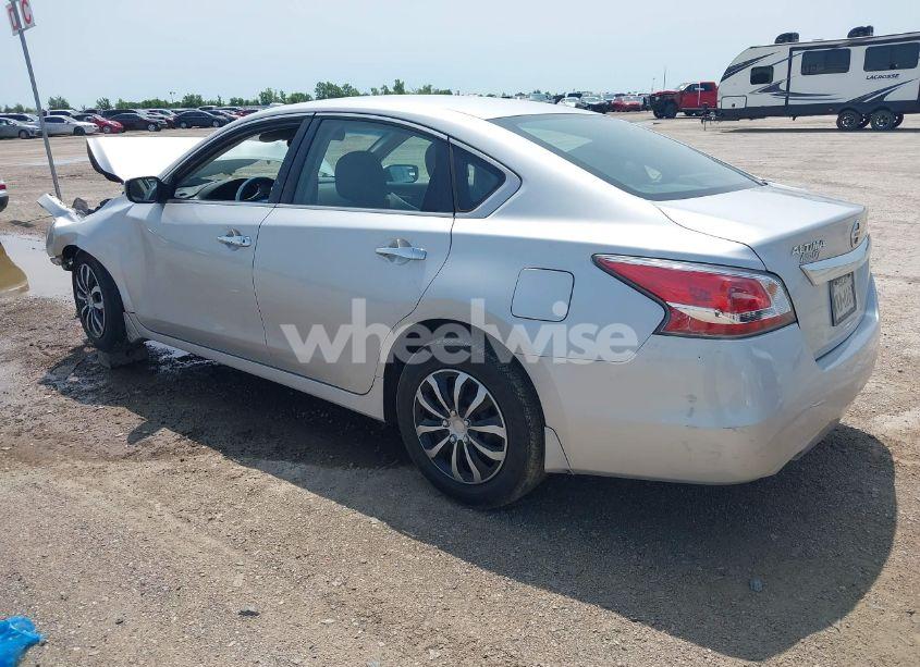Photo 3 of 2015 Nissan Altima 2.5 S (VIN 1N4AL3AP2FC117570)