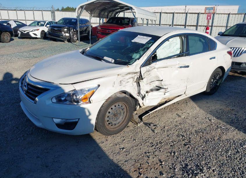 Photo 2 of 2015 Nissan Altima 2.5 S (VIN 1N4AL3AP2FC124325)