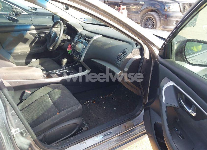 Photo 5 of 2015 Nissan Altima 2.5 SV (VIN 1N4AL3AP2FC129525)