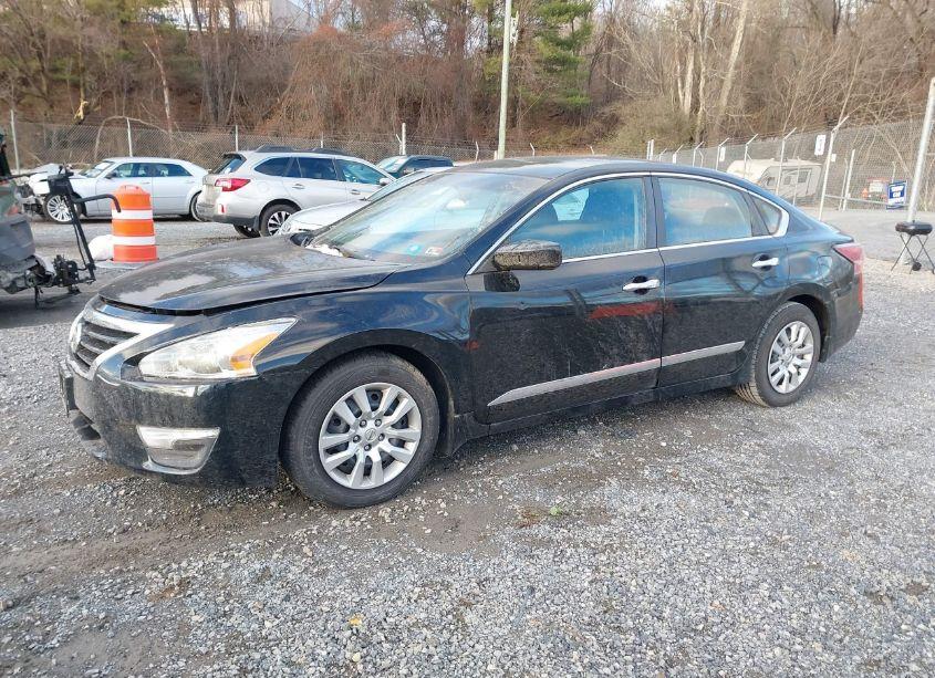 Photo 2 of 2015 Nissan Altima 2.5 S (VIN 1N4AL3AP2FC139990)