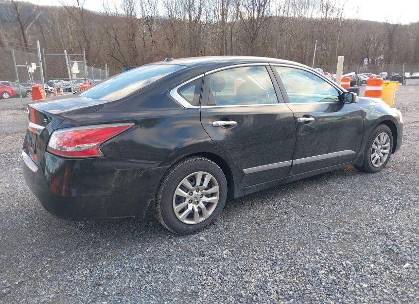 Photo 4 of 2015 Nissan Altima 2.5 S (VIN 1N4AL3AP2FC139990)