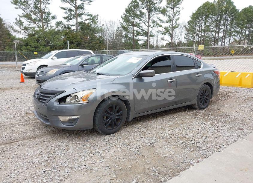 Photo 2 of 2015 Nissan Altima 2.5 S (VIN 1N4AL3AP2FC150018)