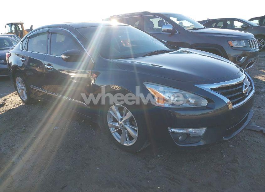 2015 Nissan Altima 2.5 SV (VIN 1N4AL3AP2FC181043) main photo