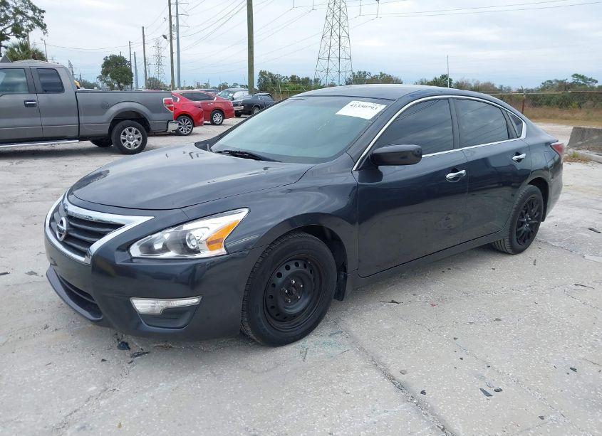 Photo 2 of 2015 Nissan Altima 2.5 S (VIN 1N4AL3AP2FC201436)