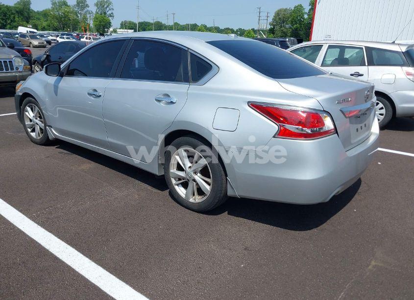 Photo 3 of 2015 Nissan Altima 2.5 SV (VIN 1N4AL3AP2FC207687)