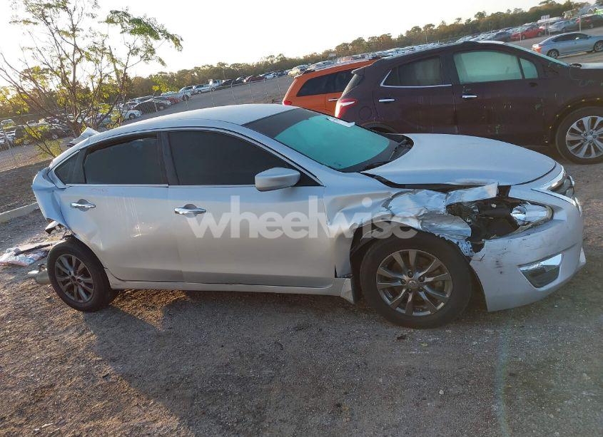 Photo 13 of 2015 Nissan Altima 2.5 S (VIN 1N4AL3AP2FC221833)