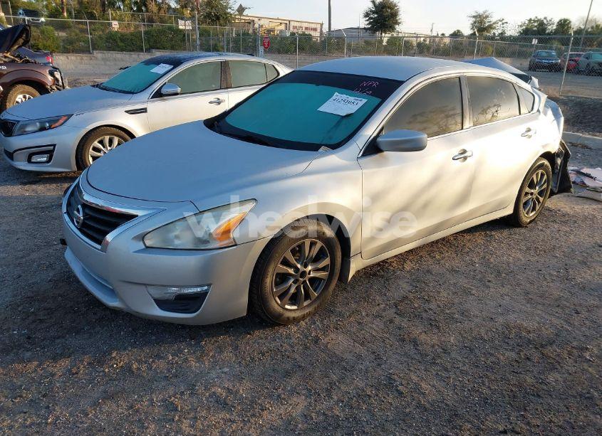 Photo 2 of 2015 Nissan Altima 2.5 S (VIN 1N4AL3AP2FC221833)