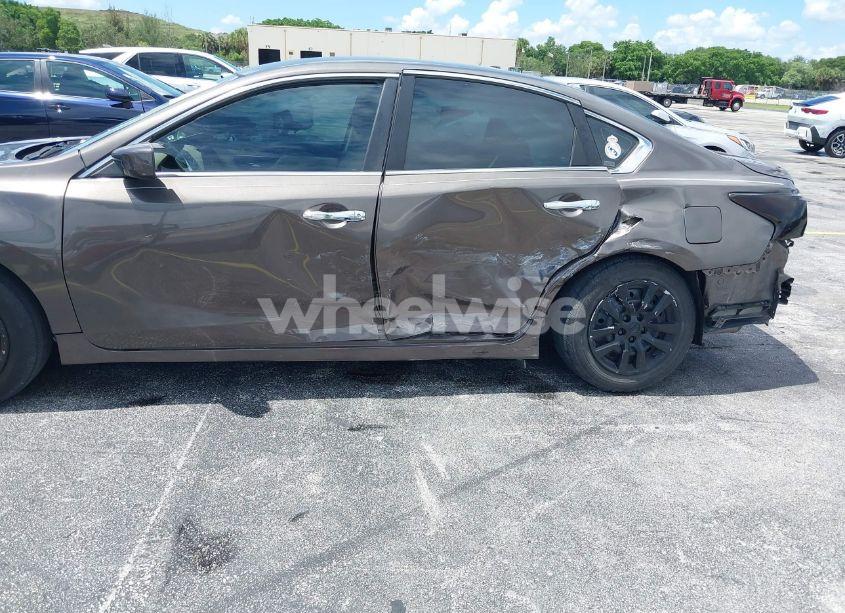 Photo 6 of 2015 Nissan Altima 2.5 S (VIN 1N4AL3AP2FC227812)