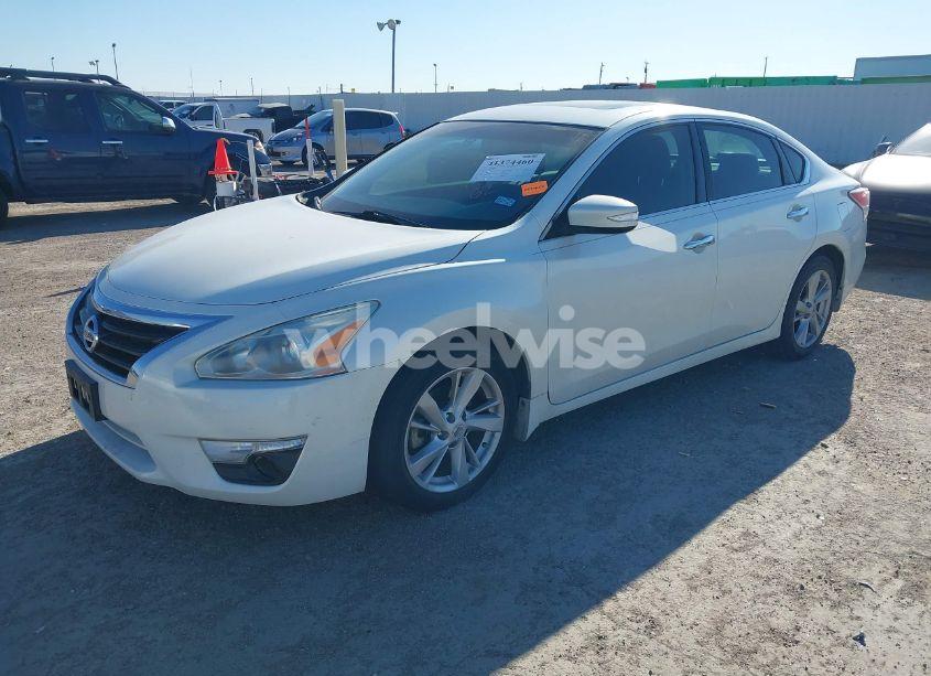 Photo 2 of 2015 Nissan Altima 2.5 SV (VIN 1N4AL3AP2FC237370)