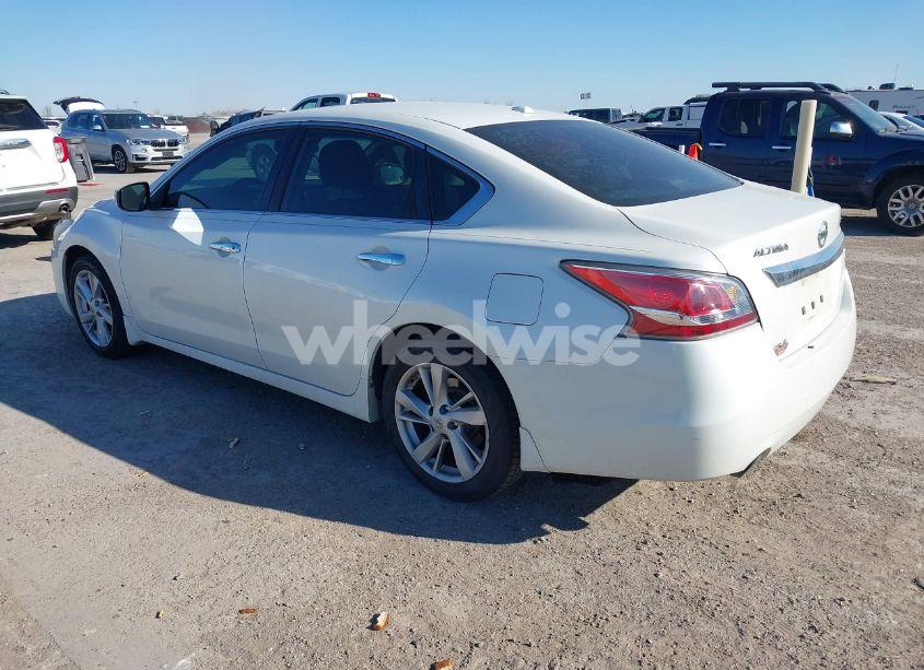 Photo 3 of 2015 Nissan Altima 2.5 SV (VIN 1N4AL3AP2FC237370)