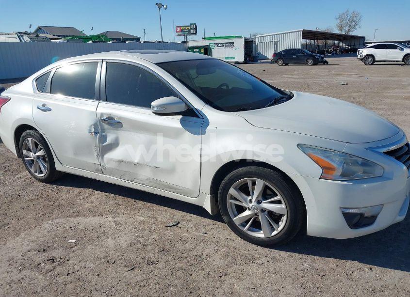 Photo 6 of 2015 Nissan Altima 2.5 SV (VIN 1N4AL3AP2FC237370)