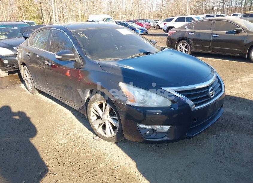 2015 Nissan Altima 2.5 SV (VIN 1N4AL3AP2FC257327) main photo