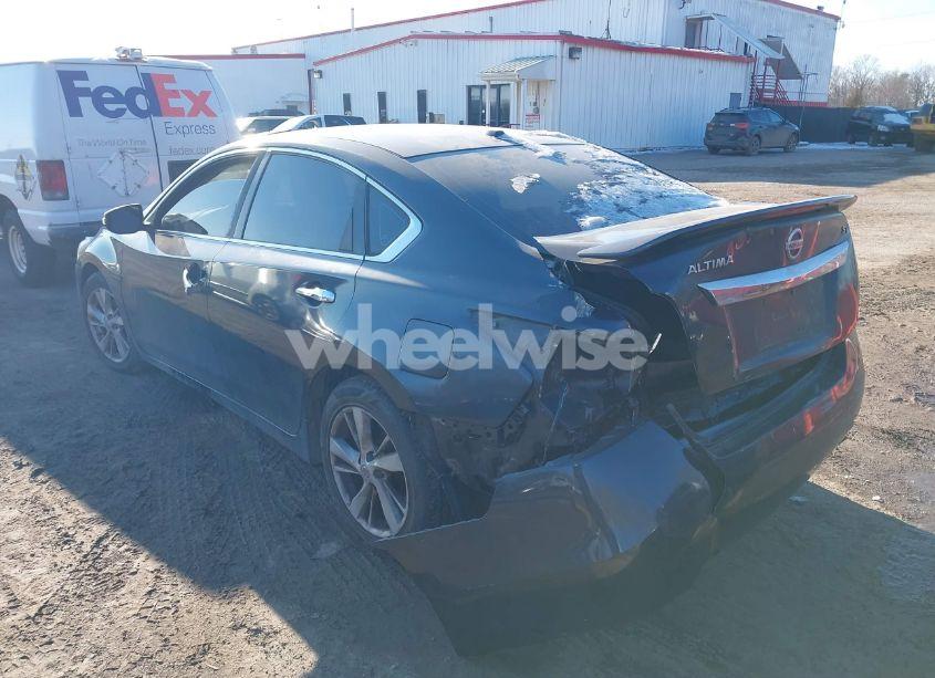 Photo 3 of 2015 Nissan Altima 2.5 SV (VIN 1N4AL3AP2FC257327)
