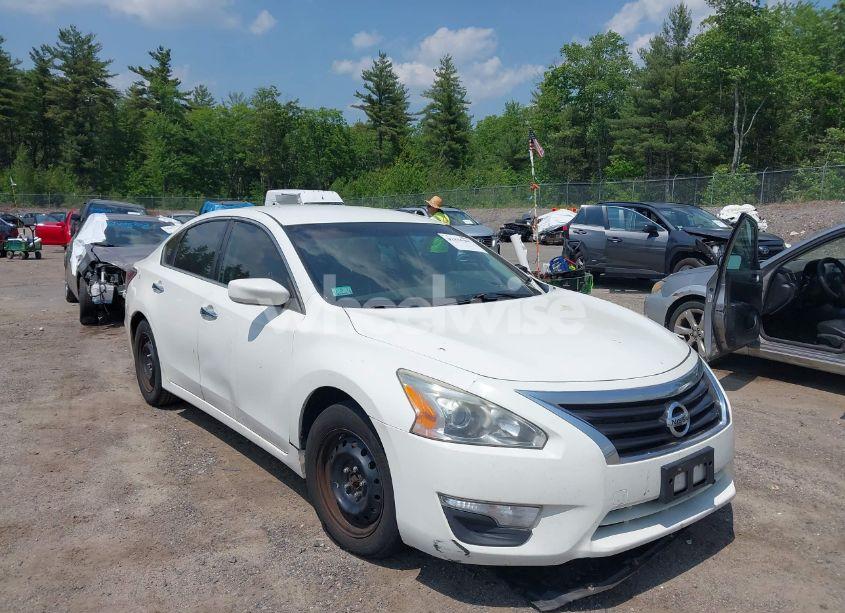 2015 Nissan Altima 2.5/2.5 S/2.5 SL/2.5 SV (VIN 1N4AL3AP2FC276895) main photo