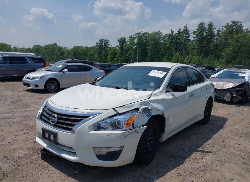 Photo 2 of 2015 Nissan Altima 2.5/2.5 S/2.5 SL/2.5 SV (VIN 1N4AL3AP2FC276895)