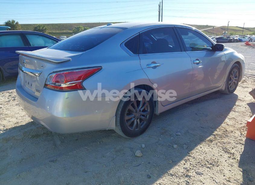 Photo 4 of 2015 Nissan Altima 2.5 S (VIN 1N4AL3AP2FC459424)