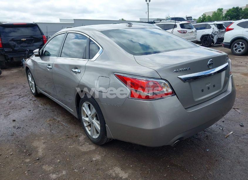Photo 3 of 2015 Nissan Altima 2.5 SV (VIN 1N4AL3AP2FC465854)