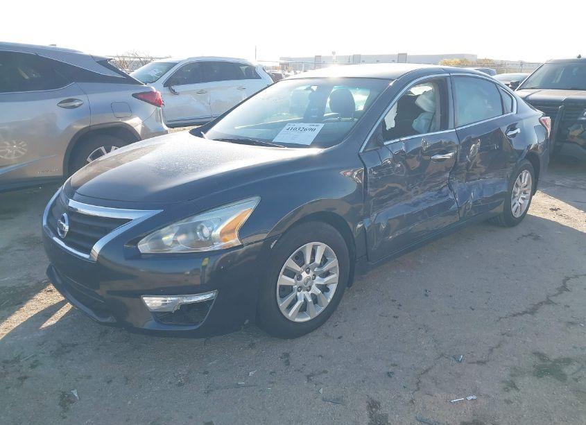 Photo 2 of 2015 Nissan Altima 2.5 S (VIN 1N4AL3AP2FC468317)