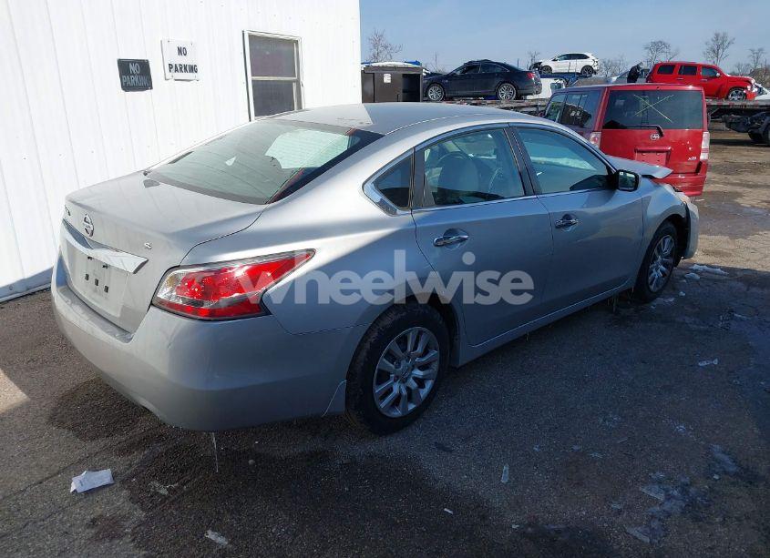 Photo 4 of 2015 Nissan Altima 2.5 S (VIN 1N4AL3AP2FC482198)