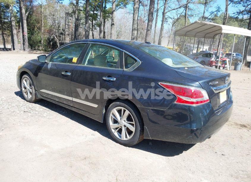 Photo 3 of 2015 Nissan Altima 2.5 SV (VIN 1N4AL3AP2FC485876)