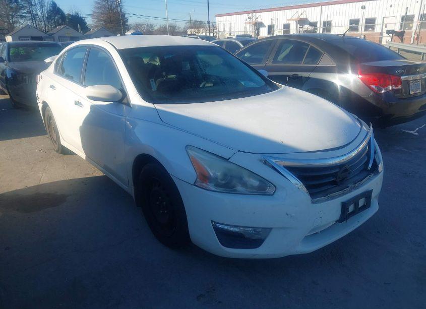 2015 Nissan Altima 2.5/2.5 S/2.5 SL/2.5 SV (VIN 1N4AL3AP2FC492021) main photo