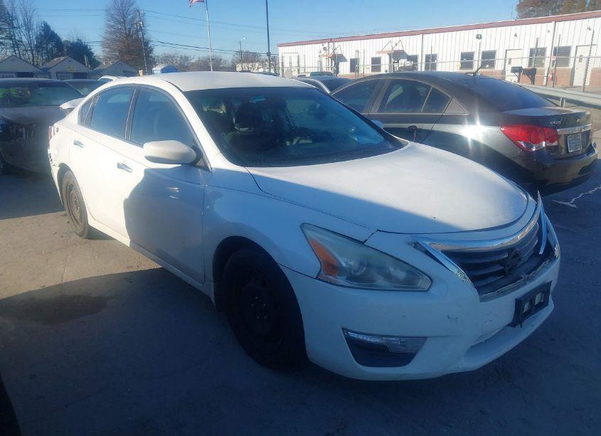 Photo 13 of 2015 Nissan Altima 2.5/2.5 S/2.5 SL/2.5 SV (VIN 1N4AL3AP2FC492021)