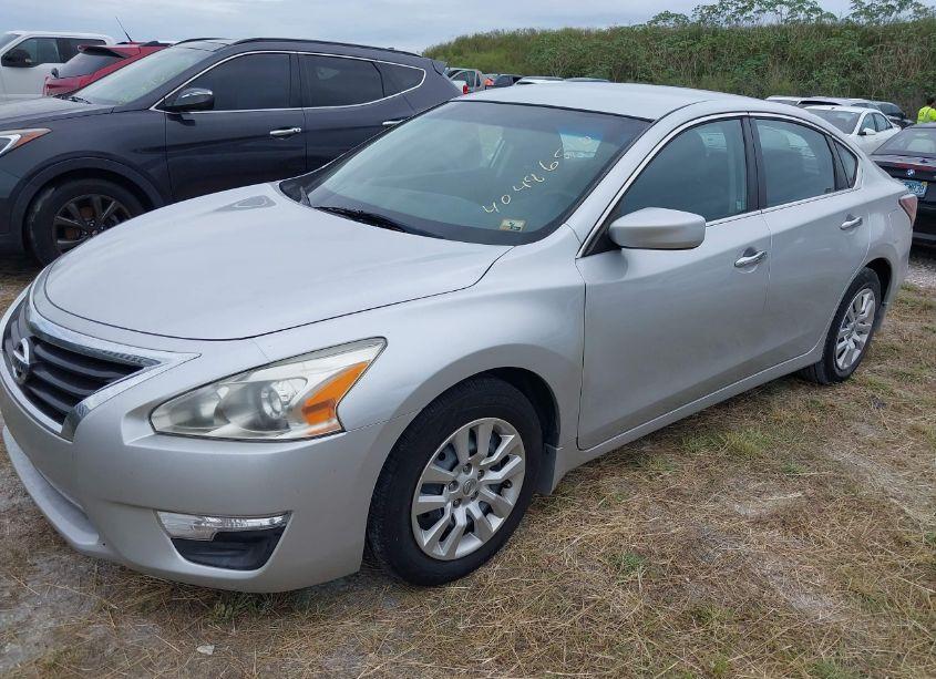 Photo 2 of 2015 Nissan Altima 2.5 S (VIN 1N4AL3AP2FC575349)