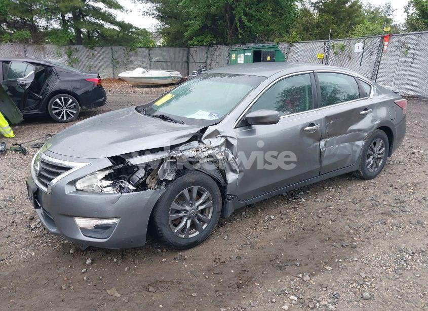 Photo 2 of 2015 Nissan Altima 2.5 S (VIN 1N4AL3AP2FC579577)