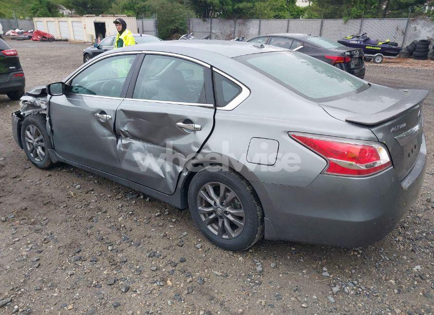Photo 3 of 2015 Nissan Altima 2.5 S (VIN 1N4AL3AP2FC579577)