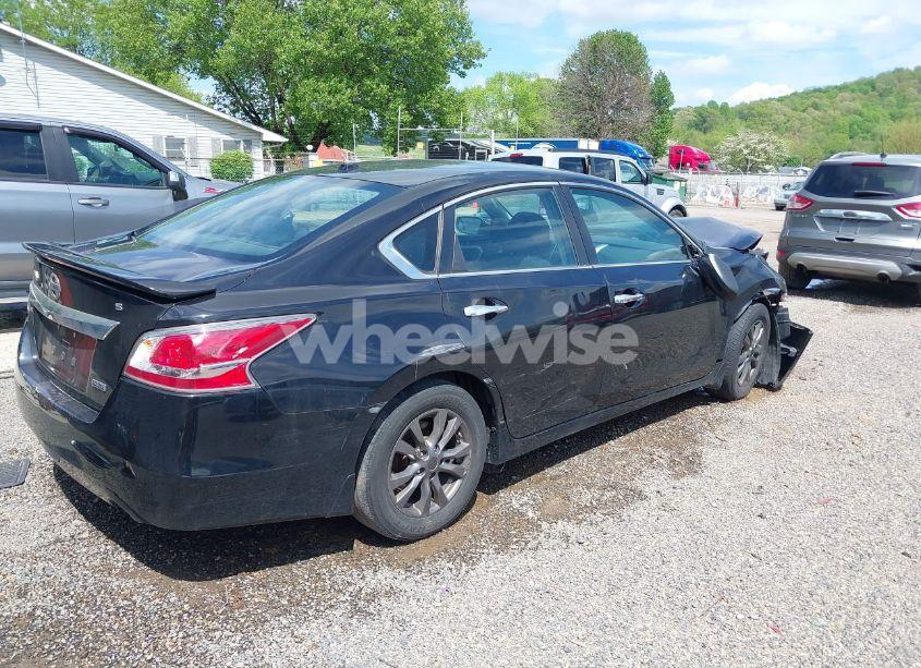 Photo 4 of 2015 Nissan Altima 2.5 S (VIN 1N4AL3AP2FC585914)