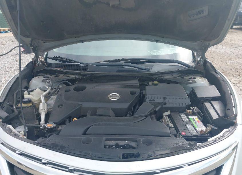 Photo 10 of 2015 Nissan Altima 2.5/2.5 S/2.5 SL/2.5 SV (VIN 1N4AL3AP2FN320883)