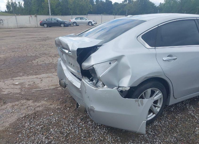 Photo 18 of 2015 Nissan Altima 2.5/2.5 S/2.5 SL/2.5 SV (VIN 1N4AL3AP2FN320883)