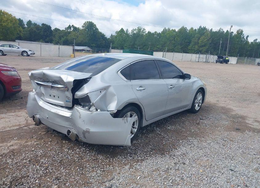 Photo 4 of 2015 Nissan Altima 2.5/2.5 S/2.5 SL/2.5 SV (VIN 1N4AL3AP2FN320883)