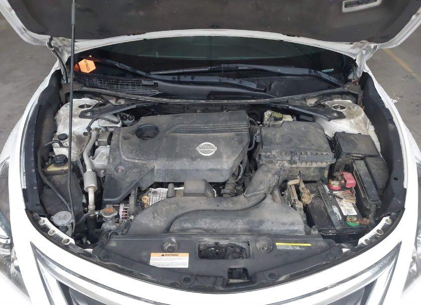 Photo 10 of 2015 Nissan Altima 2.5/2.5 S/2.5 SL/2.5 SV (VIN 1N4AL3AP2FN335268)