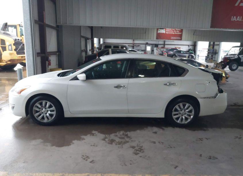 Photo 14 of 2015 Nissan Altima 2.5/2.5 S/2.5 SL/2.5 SV (VIN 1N4AL3AP2FN335268)