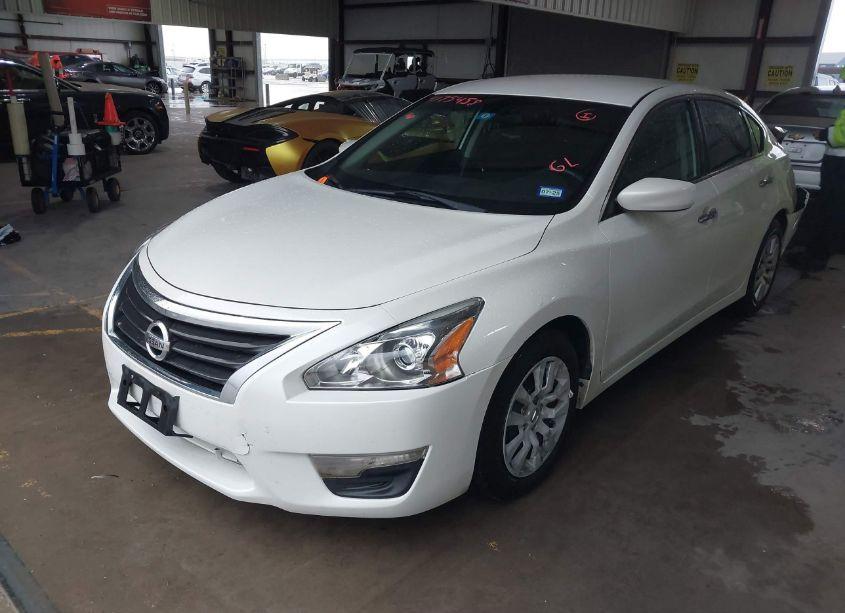 Photo 2 of 2015 Nissan Altima 2.5/2.5 S/2.5 SL/2.5 SV (VIN 1N4AL3AP2FN335268)