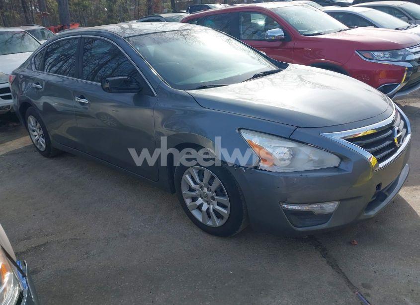 2015 Nissan Altima 2.5 S (VIN 1N4AL3AP2FN375608) main photo