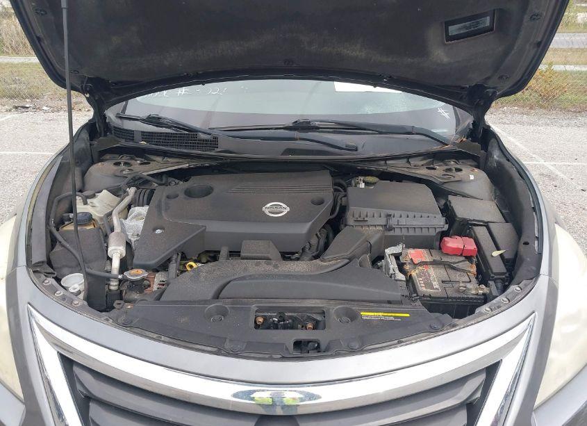 Photo 10 of 2015 Nissan Altima 2.5/2.5 S/2.5 SL/2.5 SV (VIN 1N4AL3AP2FN375897)