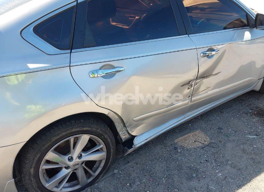 Photo 6 of 2015 Nissan Altima 2.5 SL (VIN 1N4AL3AP2FN376810)