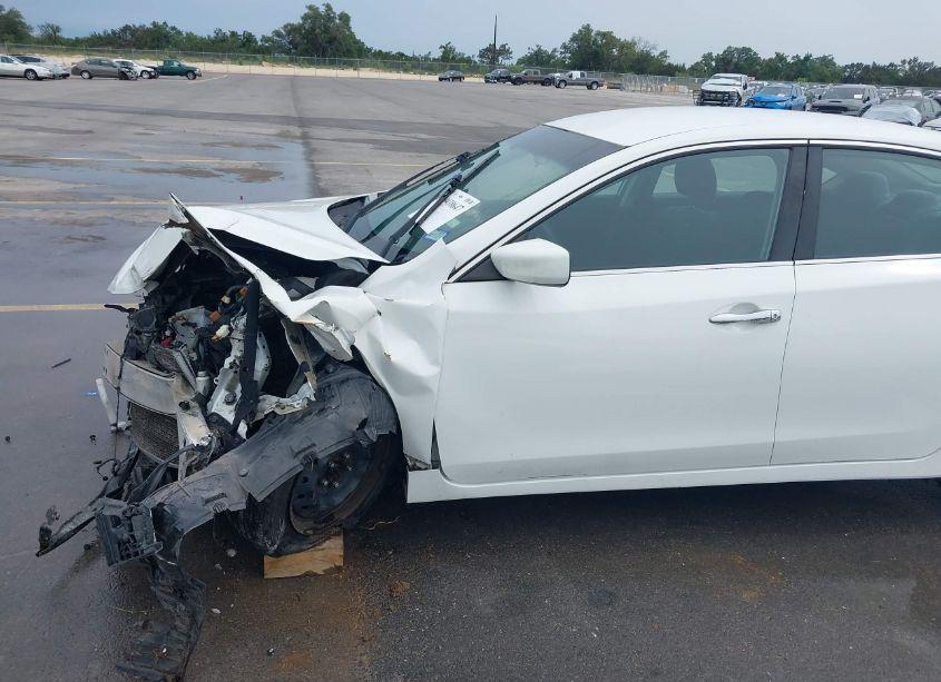 Photo 18 of 2015 Nissan Altima 2.5/2.5 S/2.5 SL/2.5 SV (VIN 1N4AL3AP2FN386947)