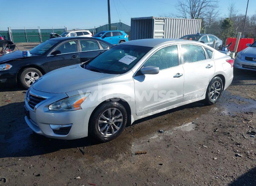 Photo 2 of 2015 Nissan Altima 2.5 S (VIN 1N4AL3AP2FN399553)
