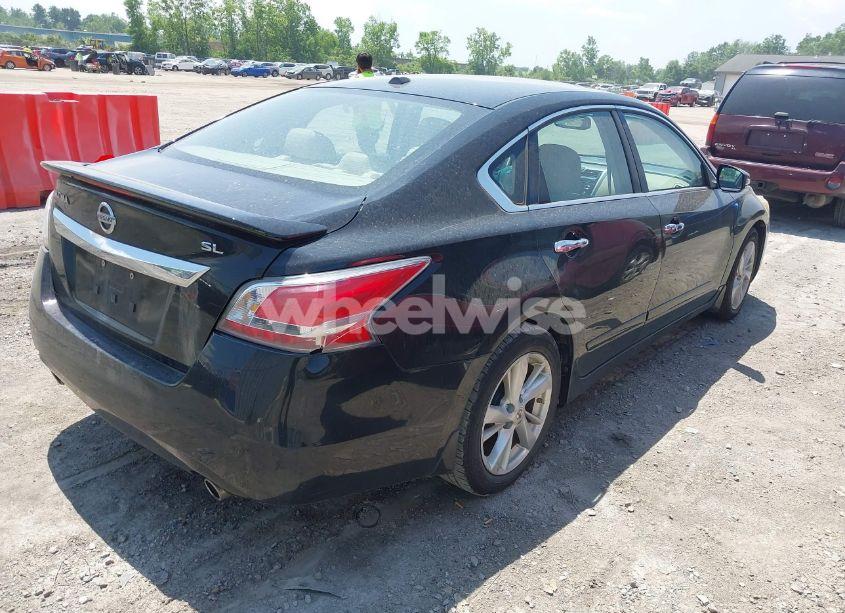 Photo 4 of 2015 Nissan Altima 2.5 SL (VIN 1N4AL3AP2FN403908)