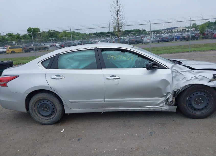 Photo 13 of 2015 Nissan Altima 2.5 S (VIN 1N4AL3AP2FN876563)
