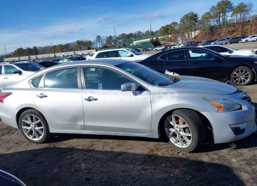 Photo 13 of 2015 Nissan Altima 2.5/2.5 S/2.5 SL/2.5 SV (VIN 1N4AL3AP2FN883061)