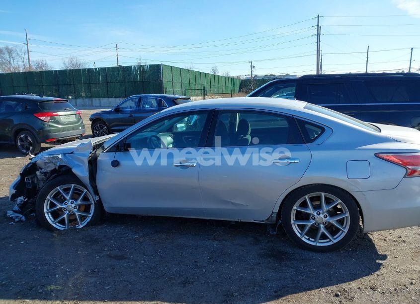 Photo 14 of 2015 Nissan Altima 2.5/2.5 S/2.5 SL/2.5 SV (VIN 1N4AL3AP2FN883061)